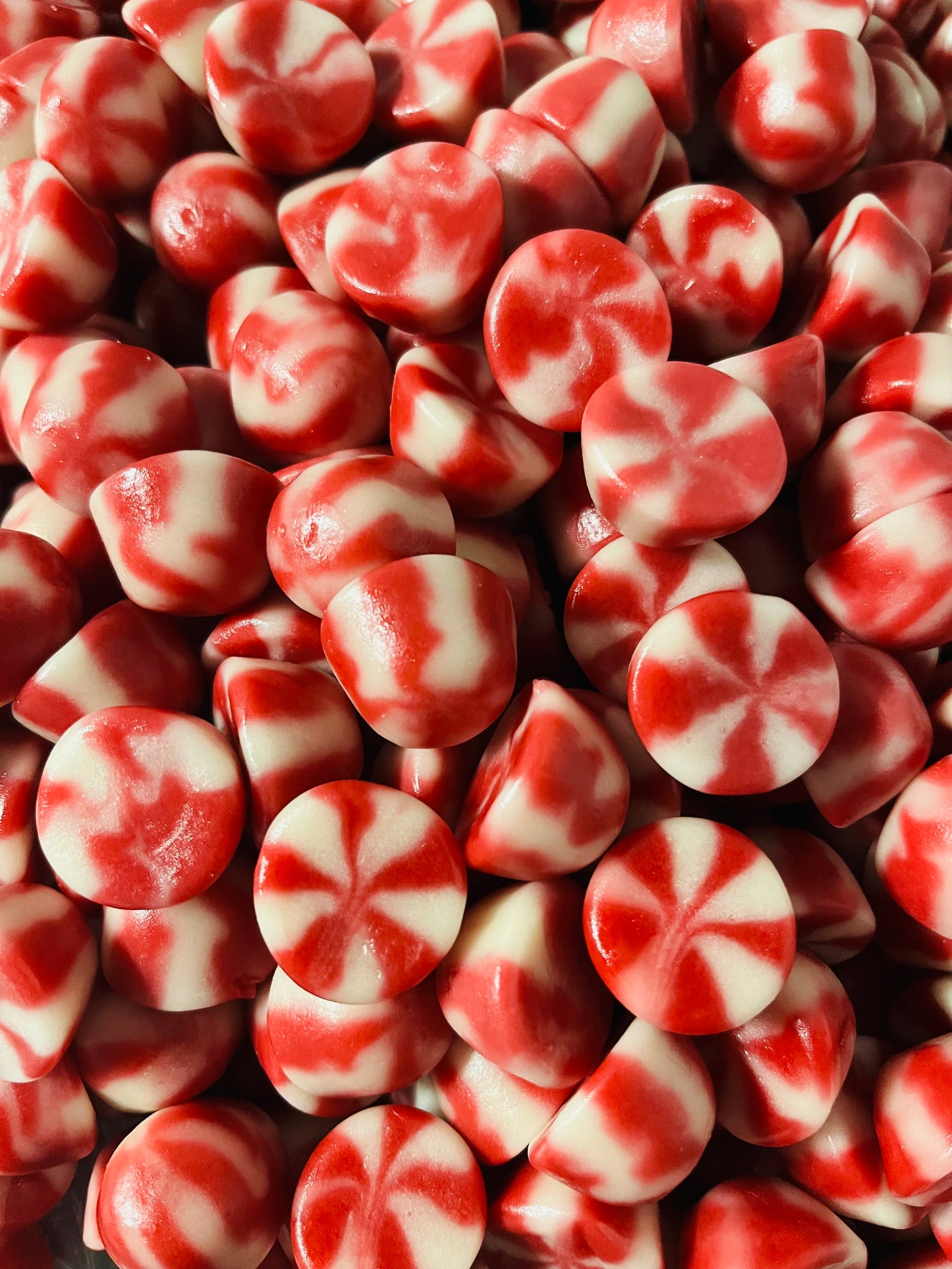 Gummy Strawberry Twist Kisses (UK)
