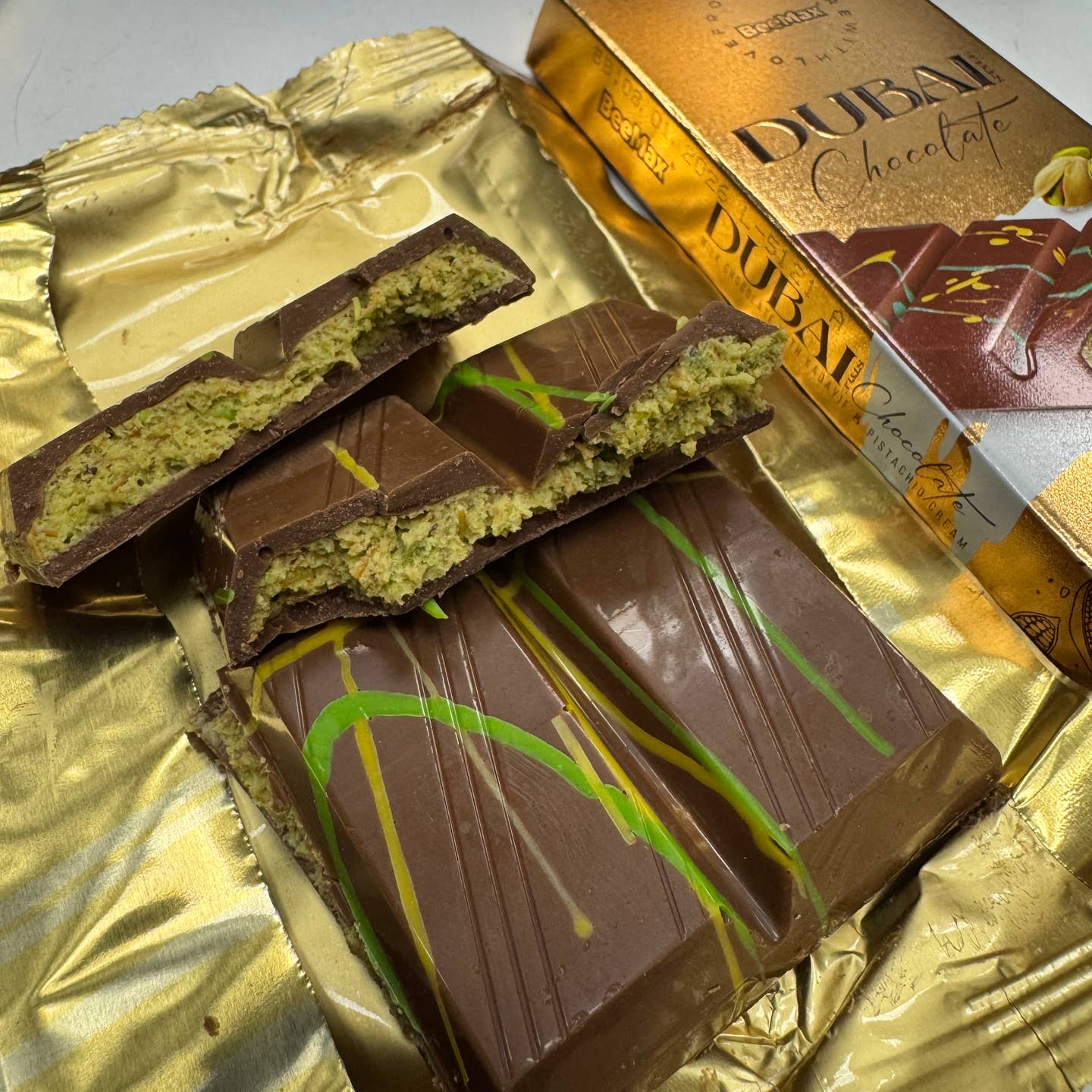 BeeMax Dubai Chocolate Bar Pistachio Medium Single